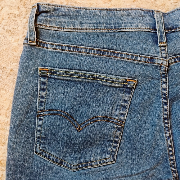 NWT 33 16 Levi's 721 High Rise Skinny Distressed Raw Edge Hem Denim Jeans NEW - Picture 5 of 12